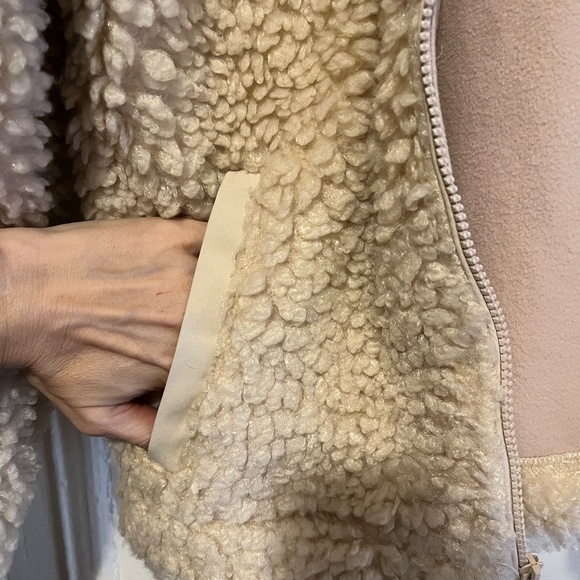 Abercrombie & Fitch Faux Teddy Sherpa Jacket with Detachable Hood - Picture 9 of 10